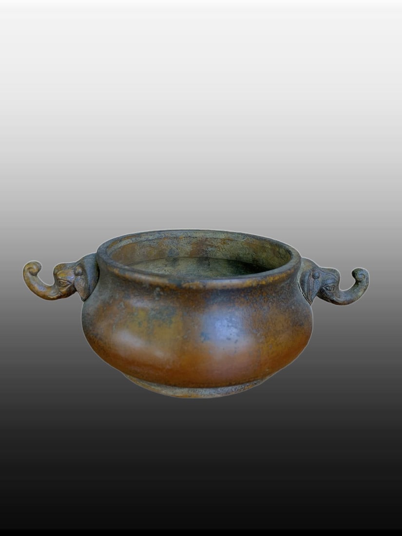 A Exquisite Bronze Elephant-Ears Censer (1 of 9)