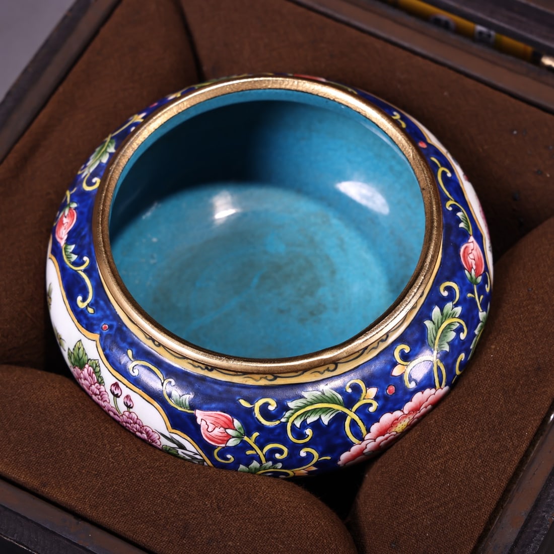 A Exquisite Bronze Enamel Flower Pattern Brush Washer - 2