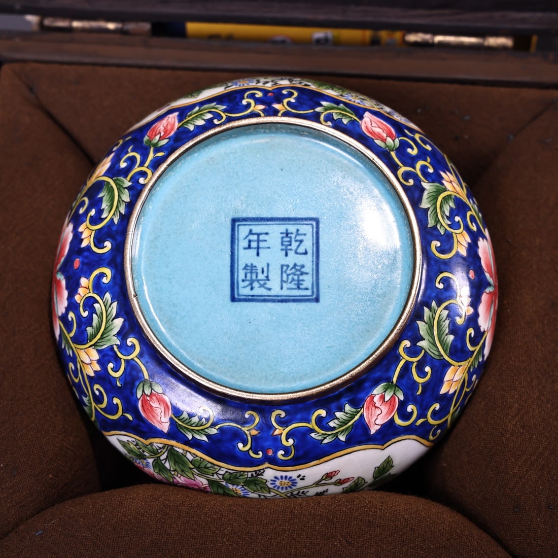 A Exquisite Bronze Enamel Flower Pattern Brush Washer - 6