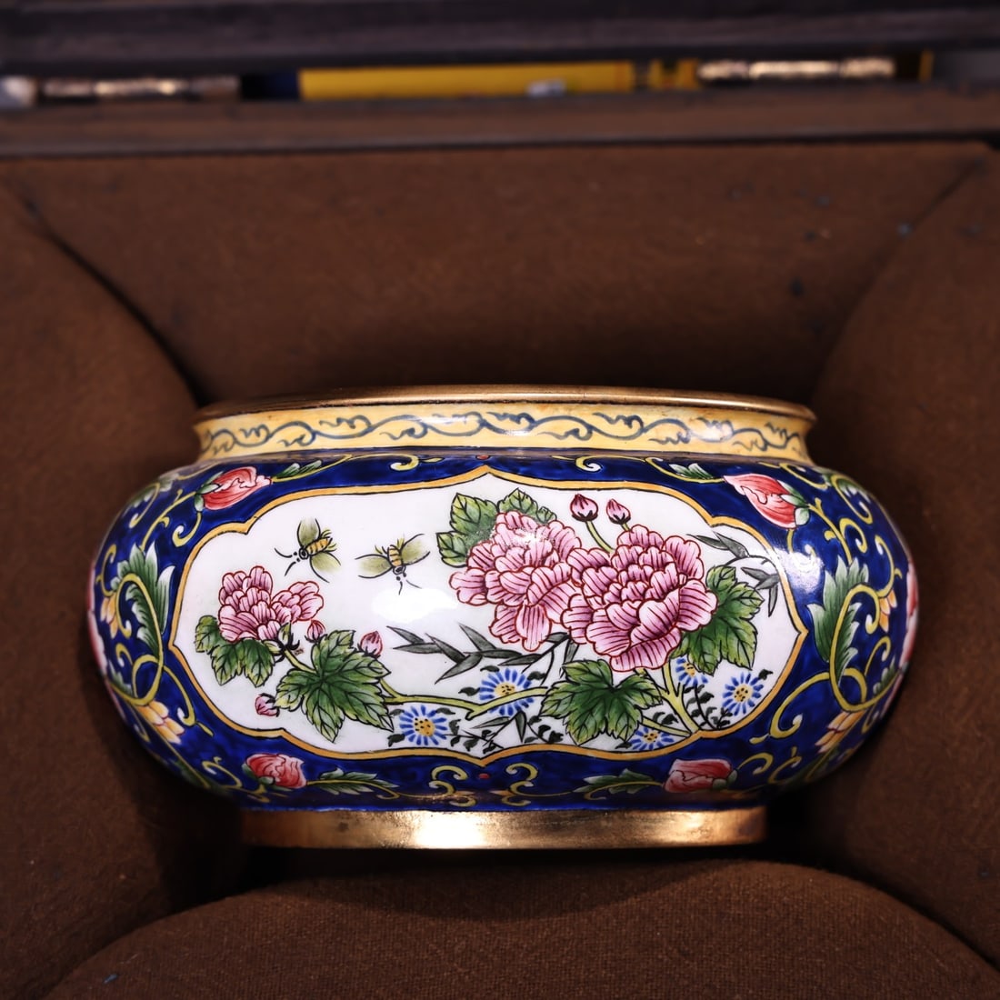 A Exquisite Bronze Enamel Flower Pattern Brush Washer - 8
