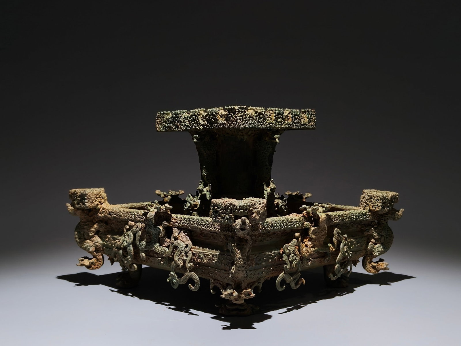 A Exquisite Bronze Dragon Pattern Square Plate - 3