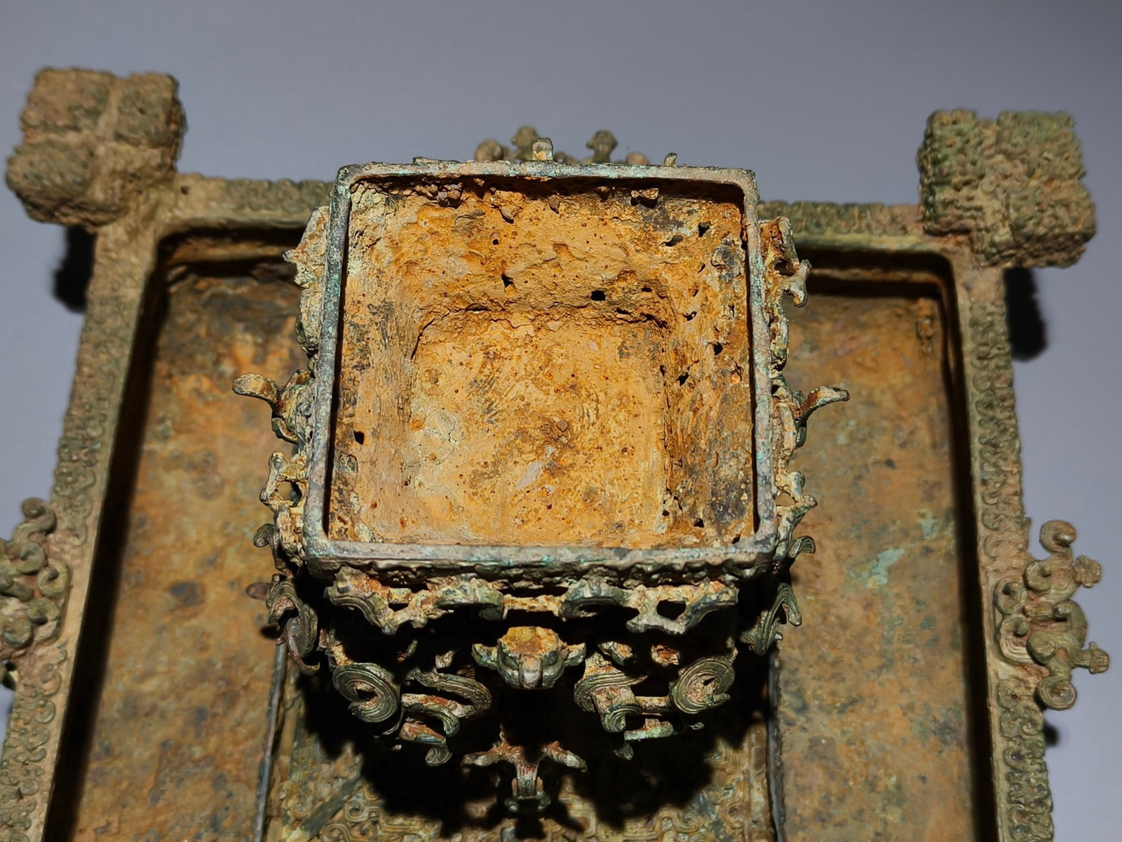 A Exquisite Bronze Dragon Pattern Square Plate - 8