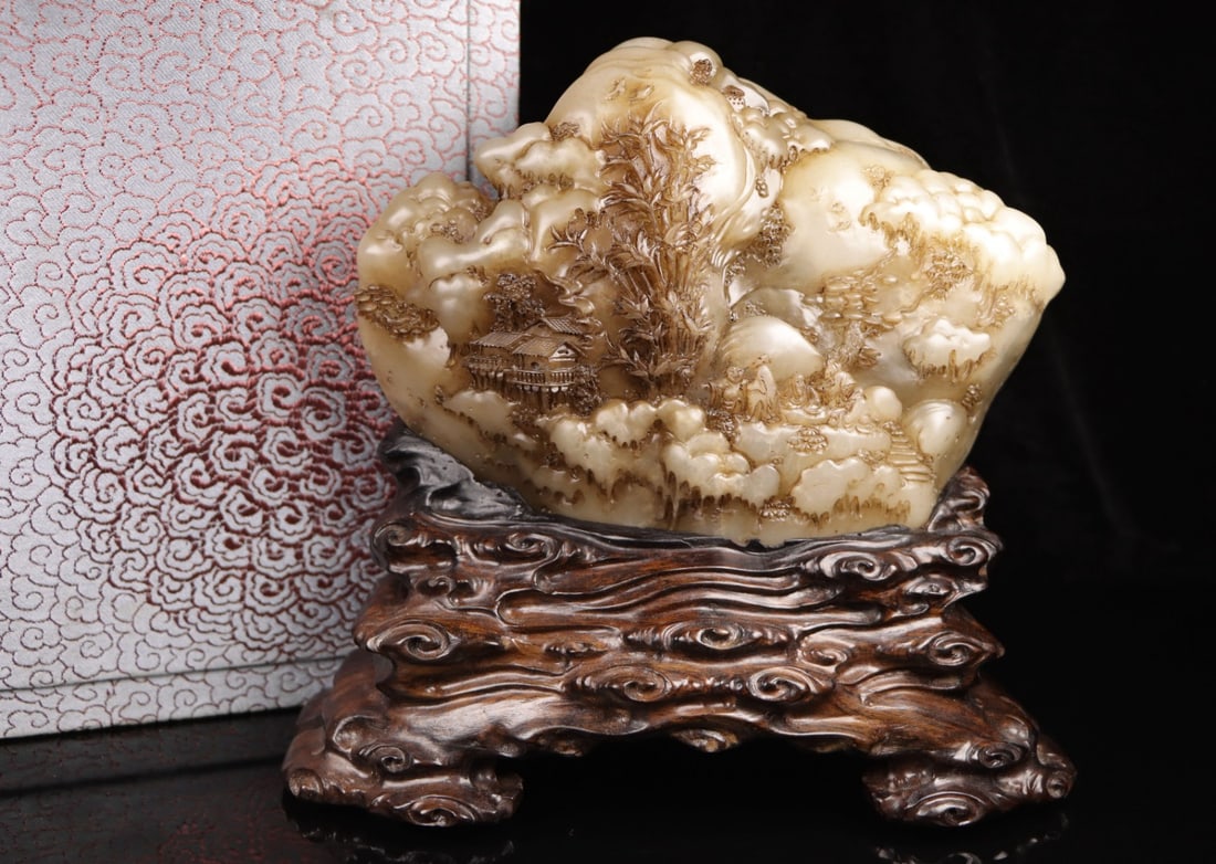 A Exquisite Shoushan Stone Landscape and Figures Pattern Ornament: A Exquisite Shoushan Stone Landscape and Figures Pattern Ornament,Qing Dynasty, China,With Mark,Size:7.5inx5.6inx2in,Weight:1390g 寿山石山水人物纹ਇ