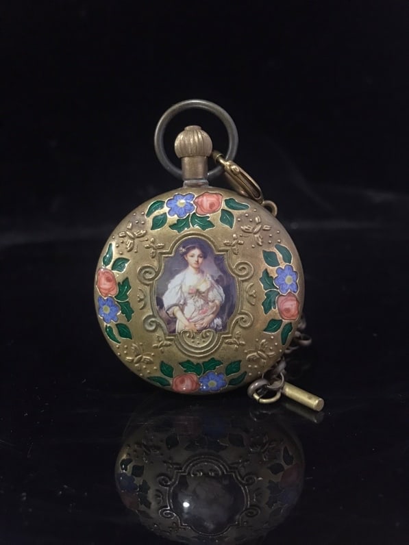 A Exquisite Coppery Figure Painting Panel Pocket Watch: A Exquisite Coppery Figure Painting Panel Pocket Watch,Qing Dynasty, China,Size:2in 铜制人物画片怀表,中国清代