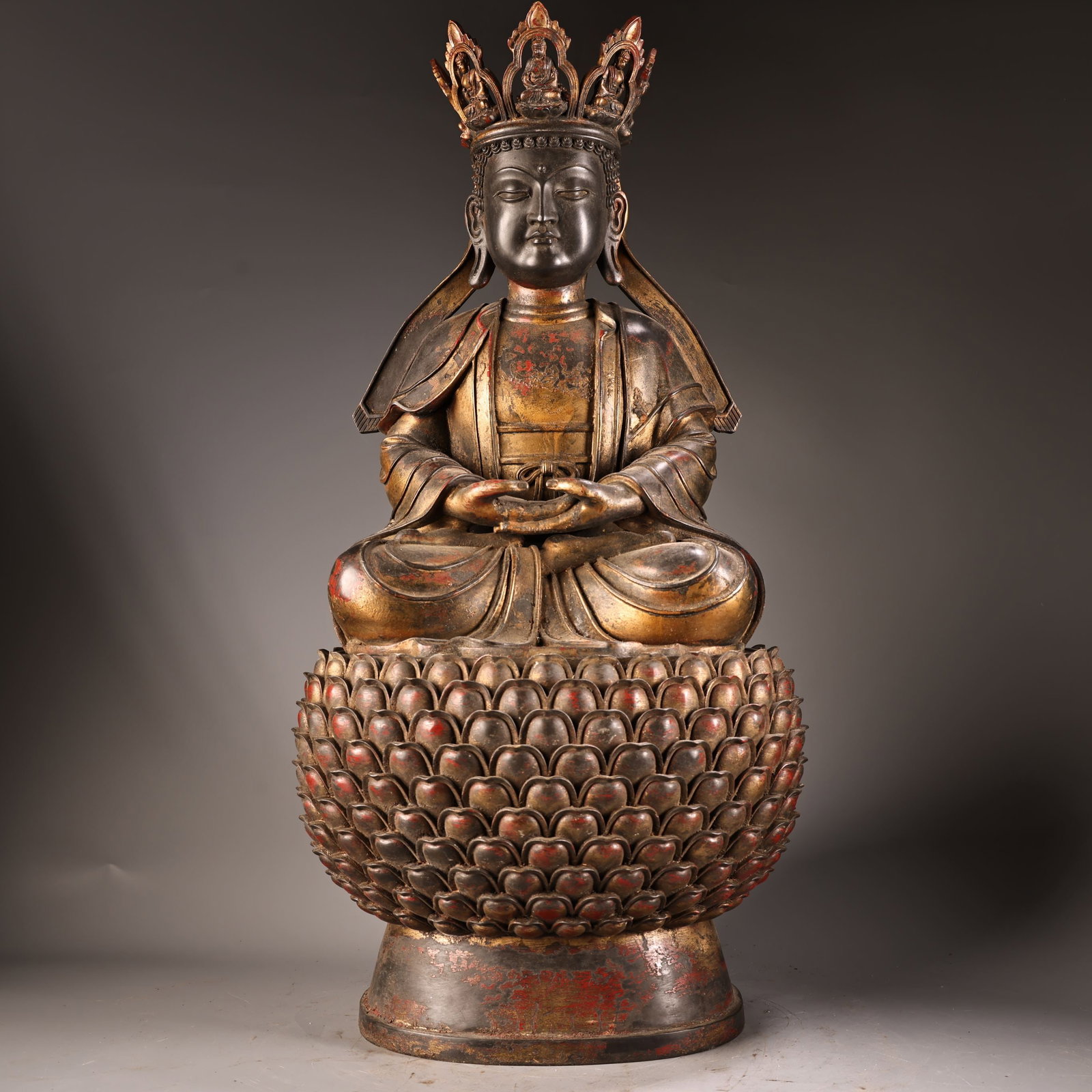 A Exquisite Gilt Bronze Buddha statue Ornament: A Exquisite Gilt Bronze Buddha statue Ornament,Qing Dynasty, China,Size:28inx13.8in,Weigh:15500g 铜鎏金佛像摆件,中国清代