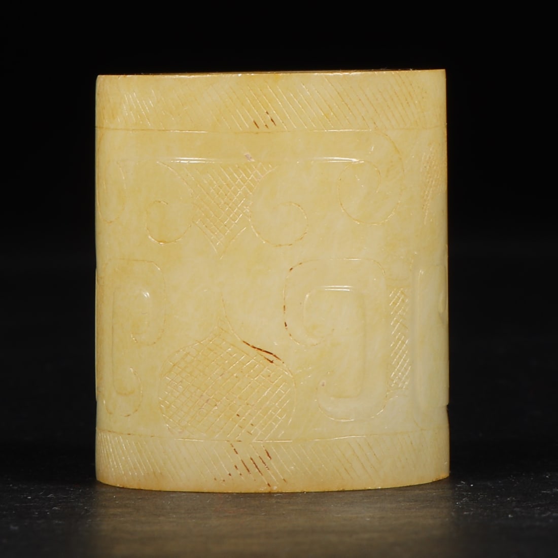 A Exquisite Gaogu Jade Auspicious Cloud Pattern Handheld Carving - 2