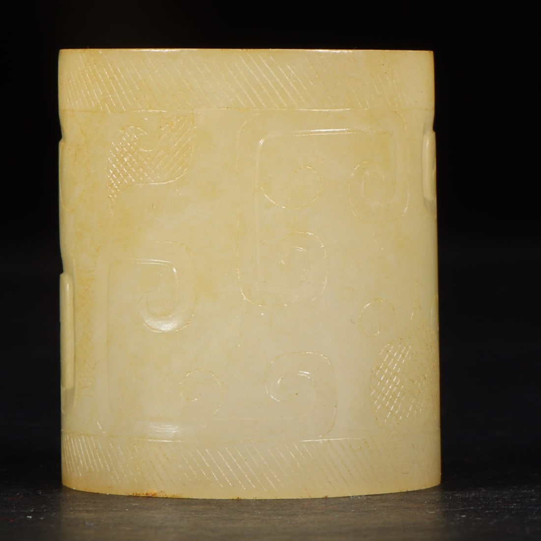 A Exquisite Gaogu Jade Auspicious Cloud Pattern Handheld Carving - 3