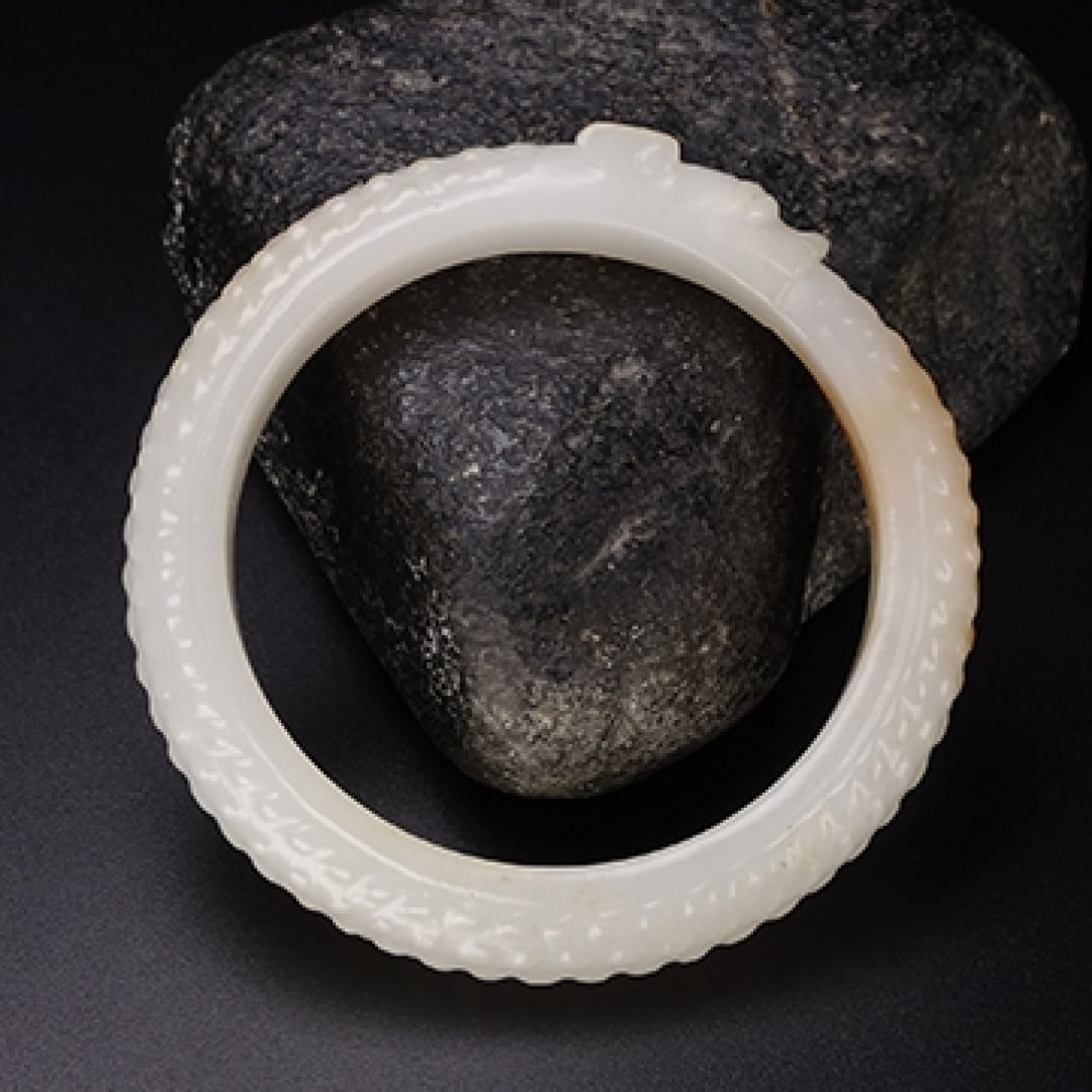 A Exquisite Hotan Jade Bracelets (1 of 9)