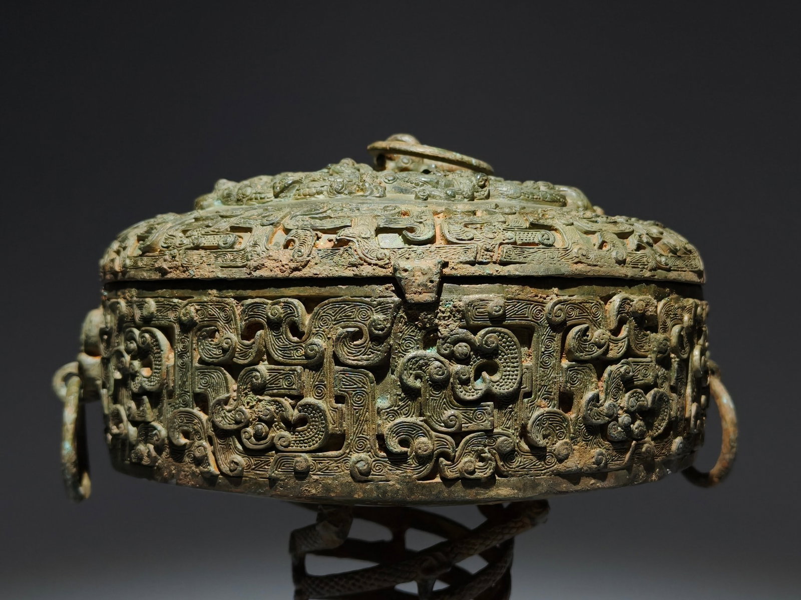 A Exquisite Bronze Coiled Dragon Pattern Jar - 2