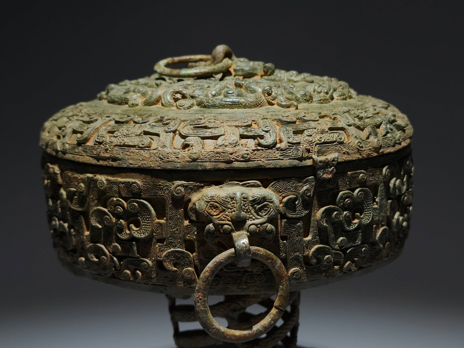 A Exquisite Bronze Coiled Dragon Pattern Jar - 4