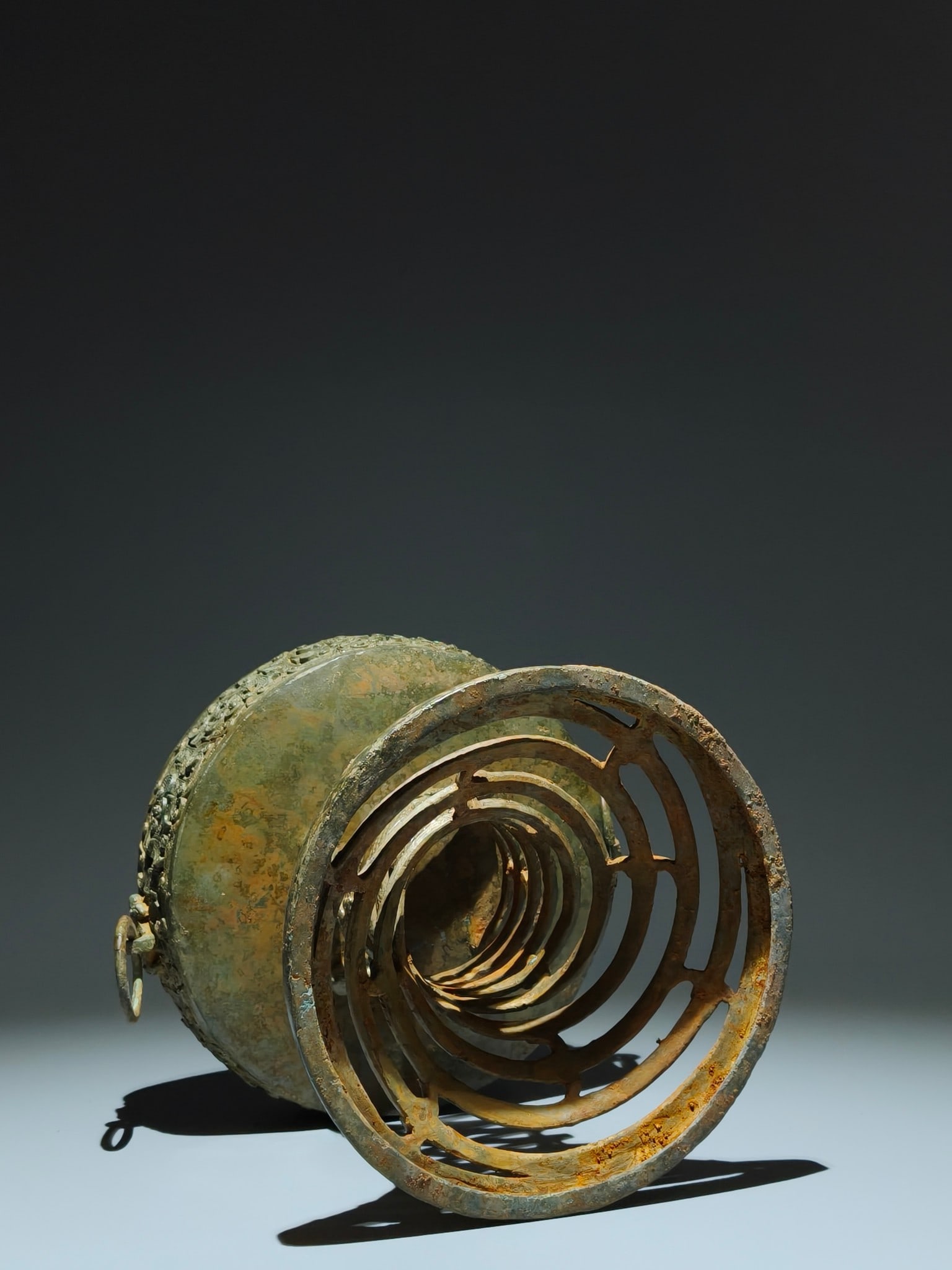 A Exquisite Bronze Coiled Dragon Pattern Jar - 9
