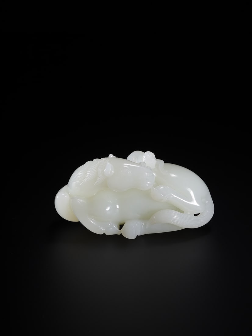 A Exquisite Hotan Jade Horse Ornament: A Exquisite Hotan Jade Horse Ornament,Qing Dynasty, China,Size:3.6inx1.8inx2in,Weight:240.7g ??????,????