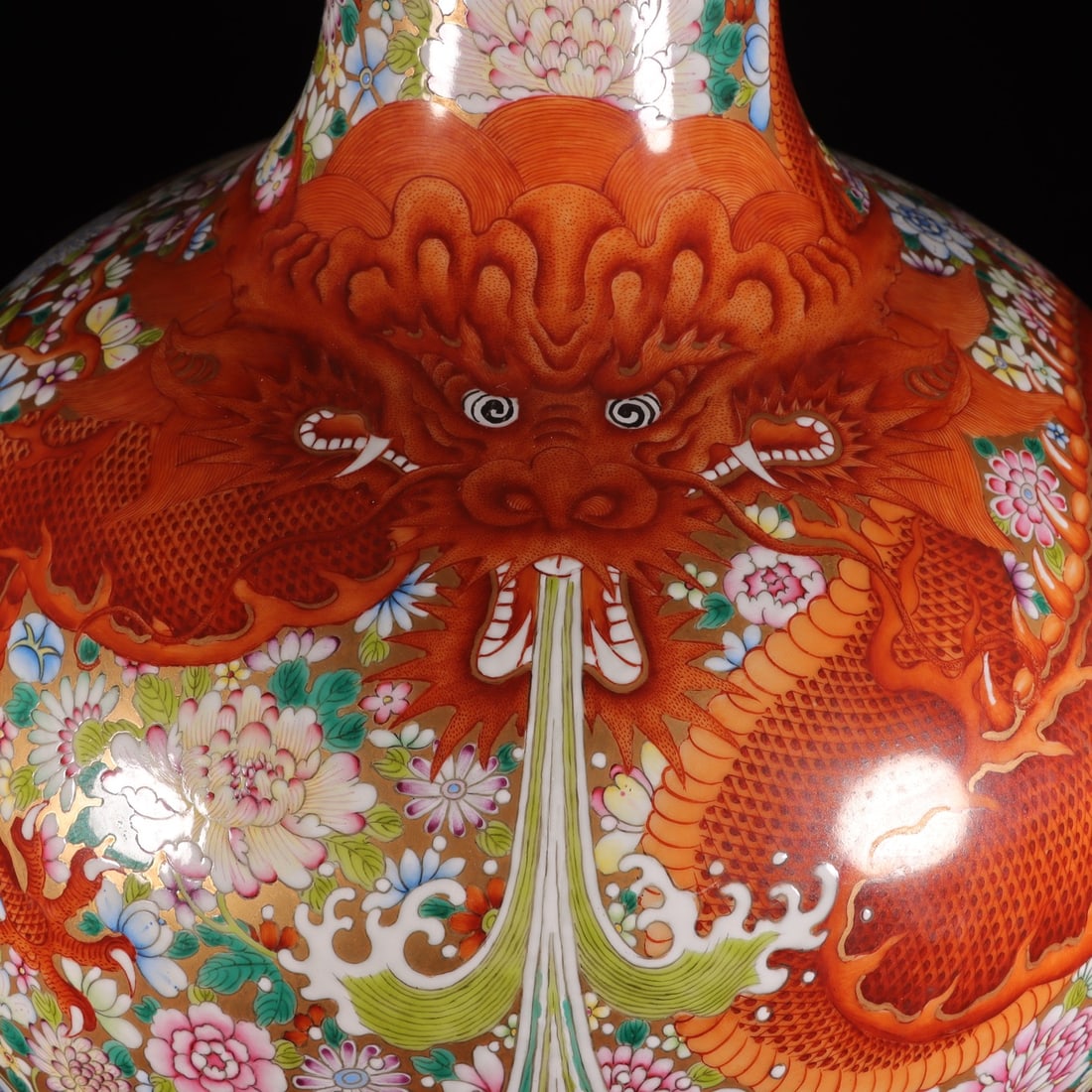 A Exquisite Enamel Iron-Red Dragon Pattern Vase - 3