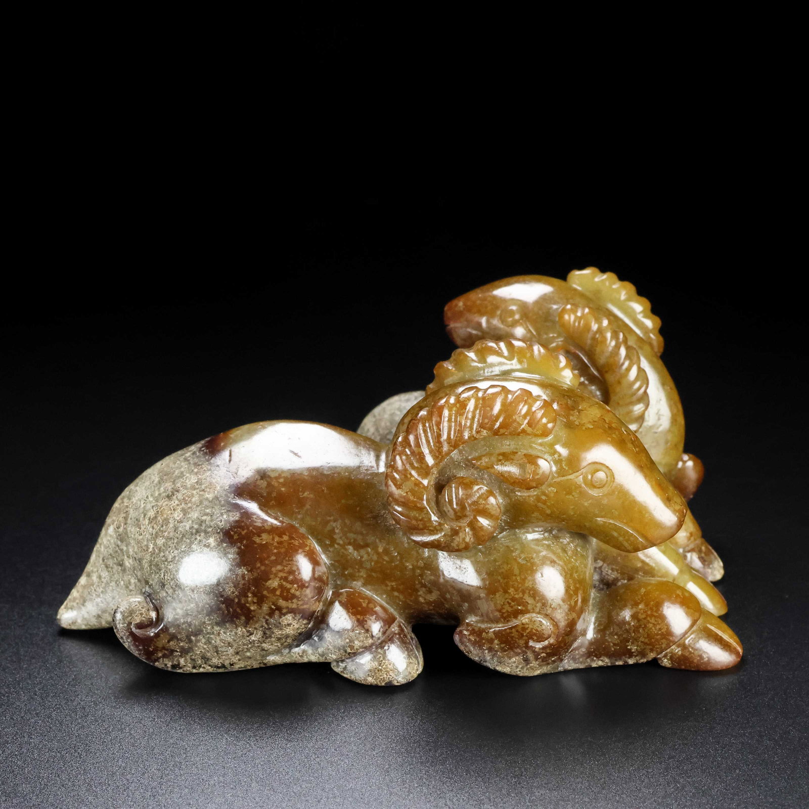 A Exquisite Hotan Jade Sheep Ornament: A Exquisite Hotan Jade Sheep Ornament,Han Dynasty, China,Size:5.5inx3.9inx2.4in ,Weight:531g 和田玉羊摆件,中国汉代
