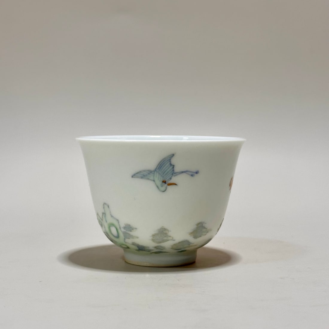 A Exquisite Wucai Figures Pattern Cup - 3