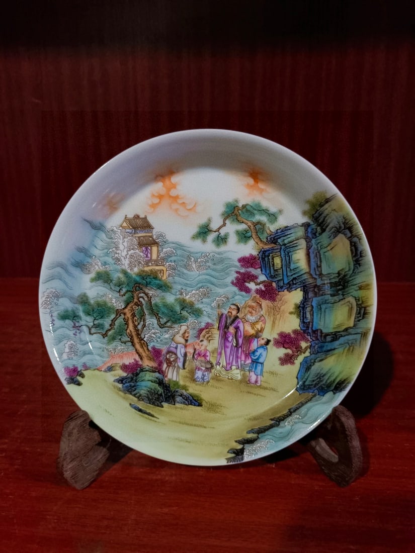 A Exquisite Famille-Rose Figures Pattern Plate: A Exquisite Famille-Rose Figures Pattern Plate,Qing Dynasty, China,Qianlong Six-character Mark,Size:1.4inx6.3inx4.7in