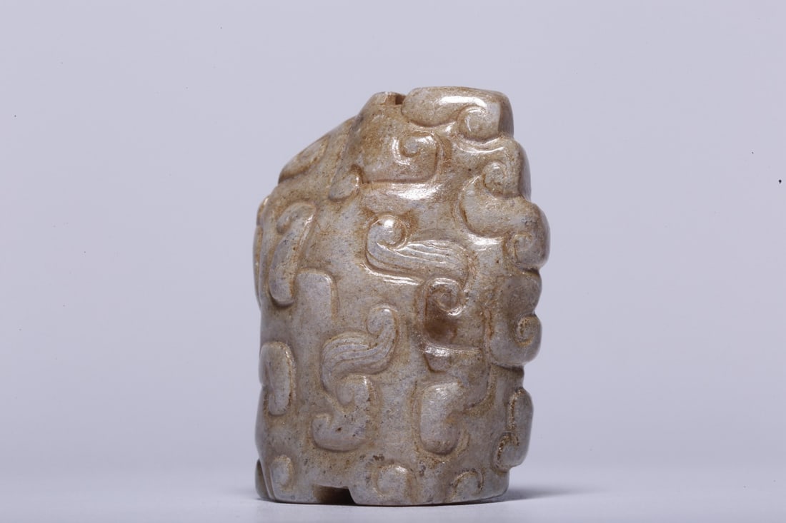 A Exquisite Gaogu Jade Auspicious Cloud Pattern Handheld Carving - 3
