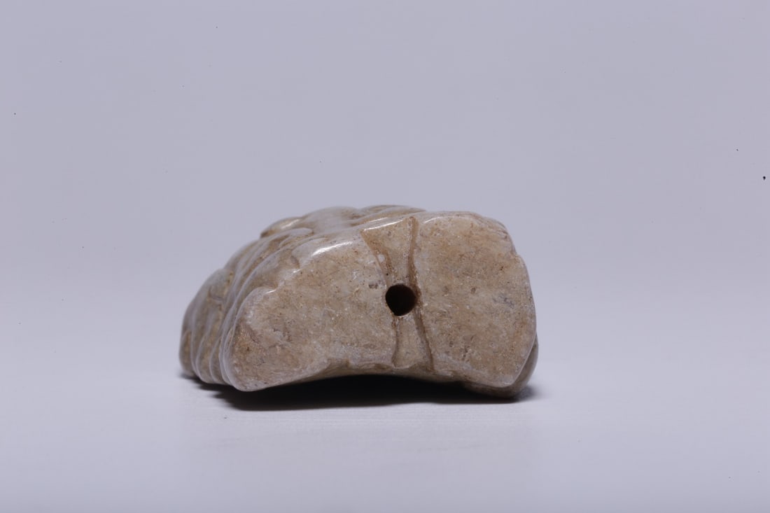 A Exquisite Gaogu Jade Auspicious Cloud Pattern Handheld Carving - 5