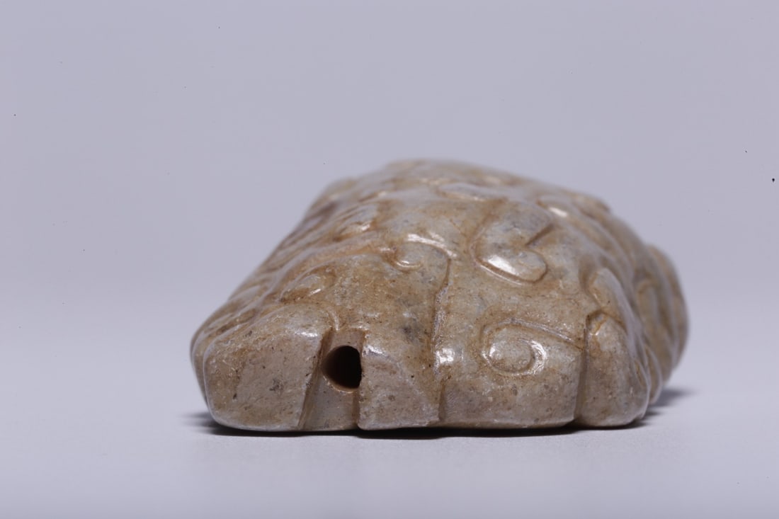 A Exquisite Gaogu Jade Auspicious Cloud Pattern Handheld Carving - 6