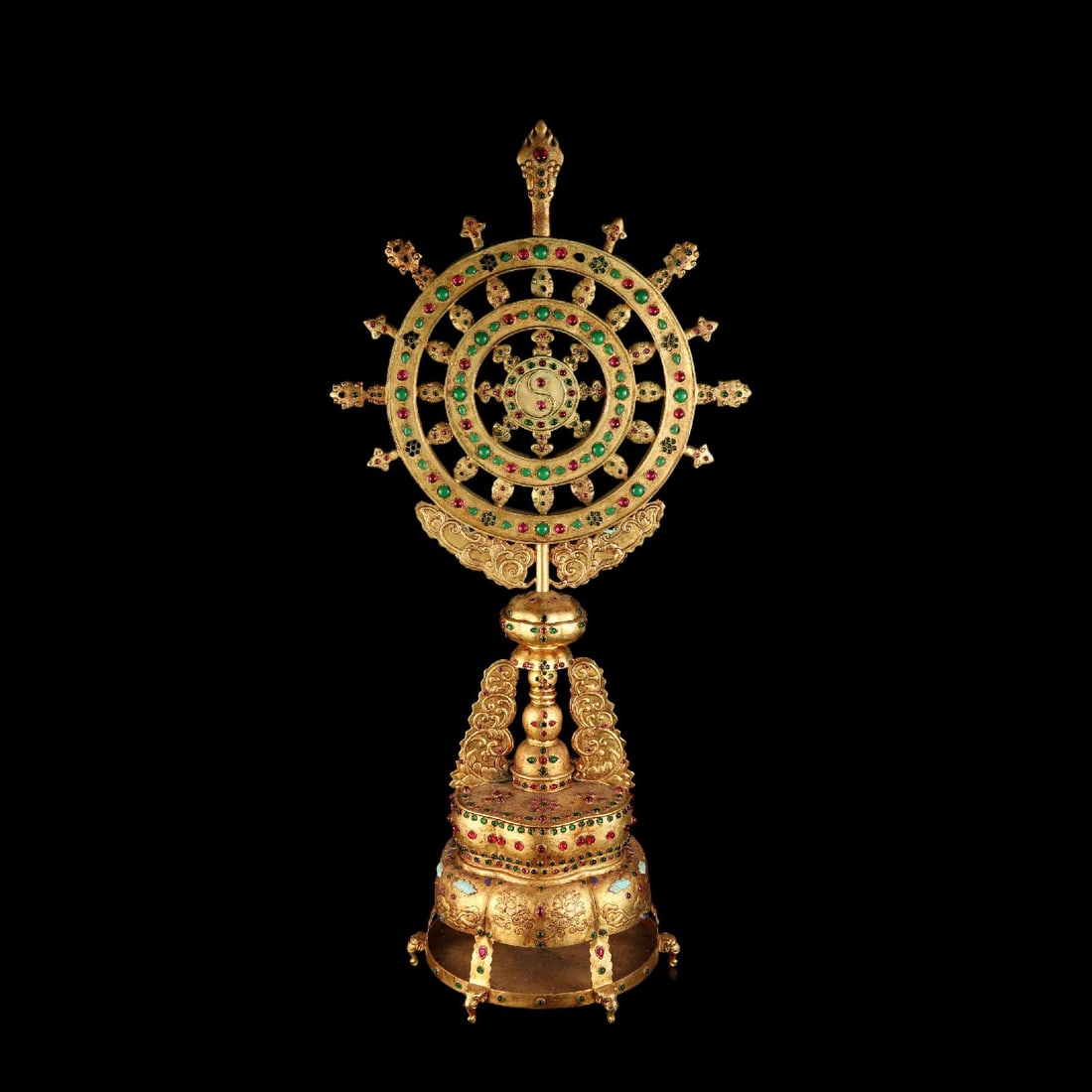 A Exquisite Gilt Bronze Dharma Wheel: A Exquisite Gilt Bronze Dharma Wheel,Qing Dynasty, China,Qianlong Four-character Mark,Size:16.1inx11.8inx35.4in,Weight:8020g 铜鎏金法轮,中国清代,&