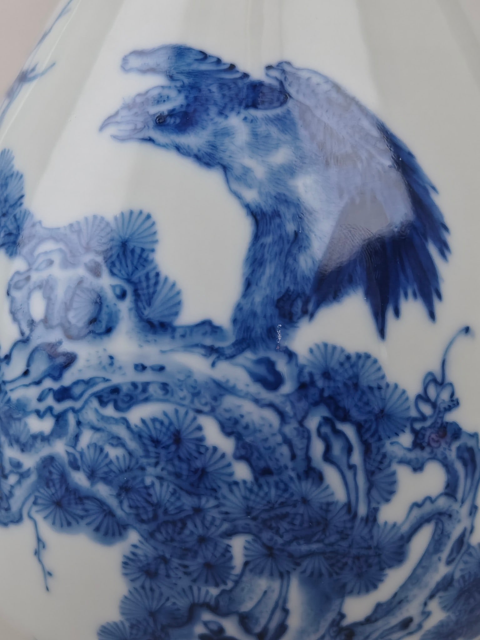 A Exquisite Blue and White Eagle Pattern Vase - 6