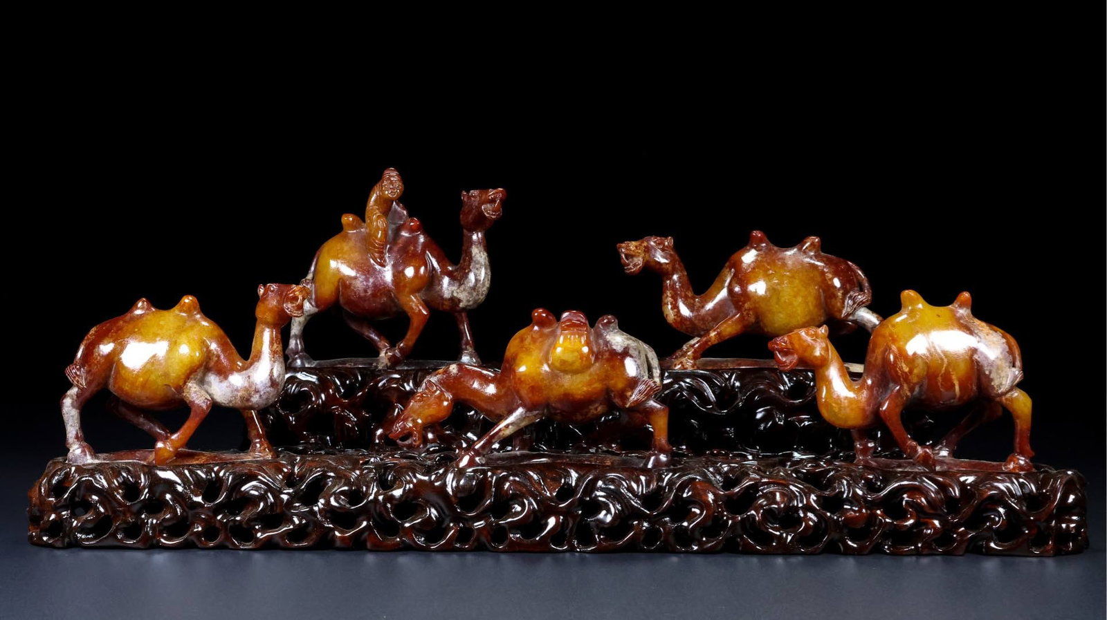 A Set of Exquisite Hotan Jade Camel Ornament: A Set of Exquisite Hotan Jade Camel Ornament,Han Dynasty, China,Size:4.1inx1.4inx3.5in(Single) ,Weight:1290g