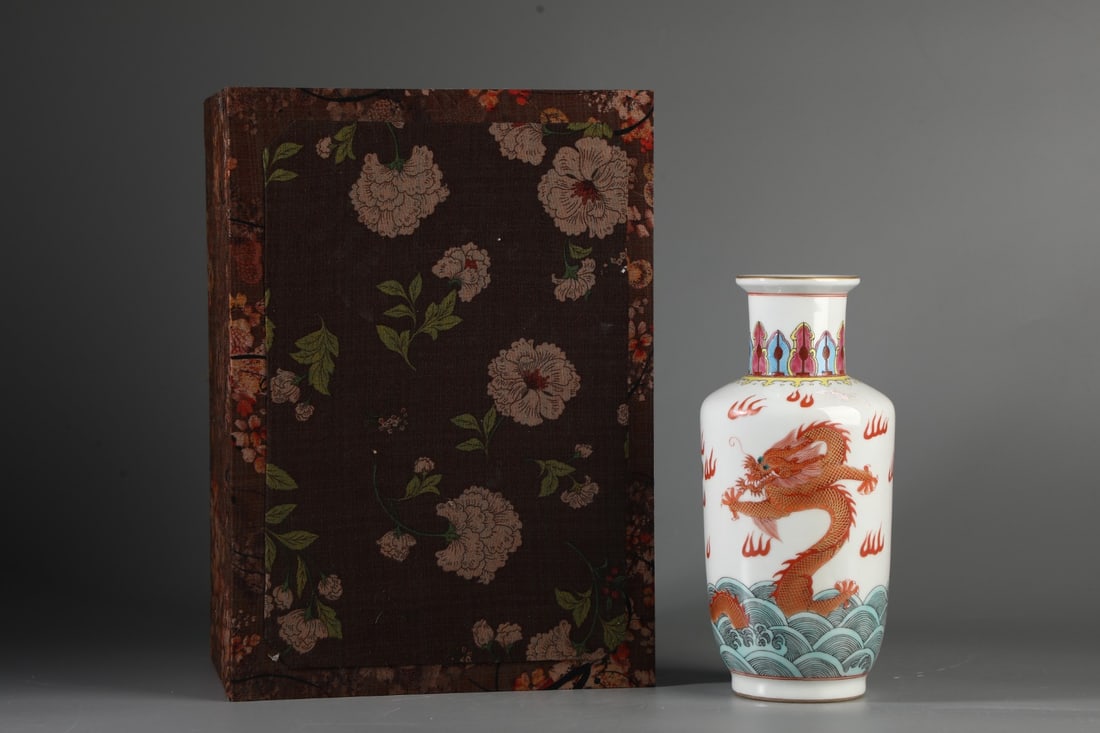 A Exquisite Iron-Red Seawater Dragon Pattern Vase: A Exquisite Iron-Red Seawater Dragon Pattern Vase,Qing Dynasty, China,Qianlong Six-character Mark,Size:9.4inx4.3in