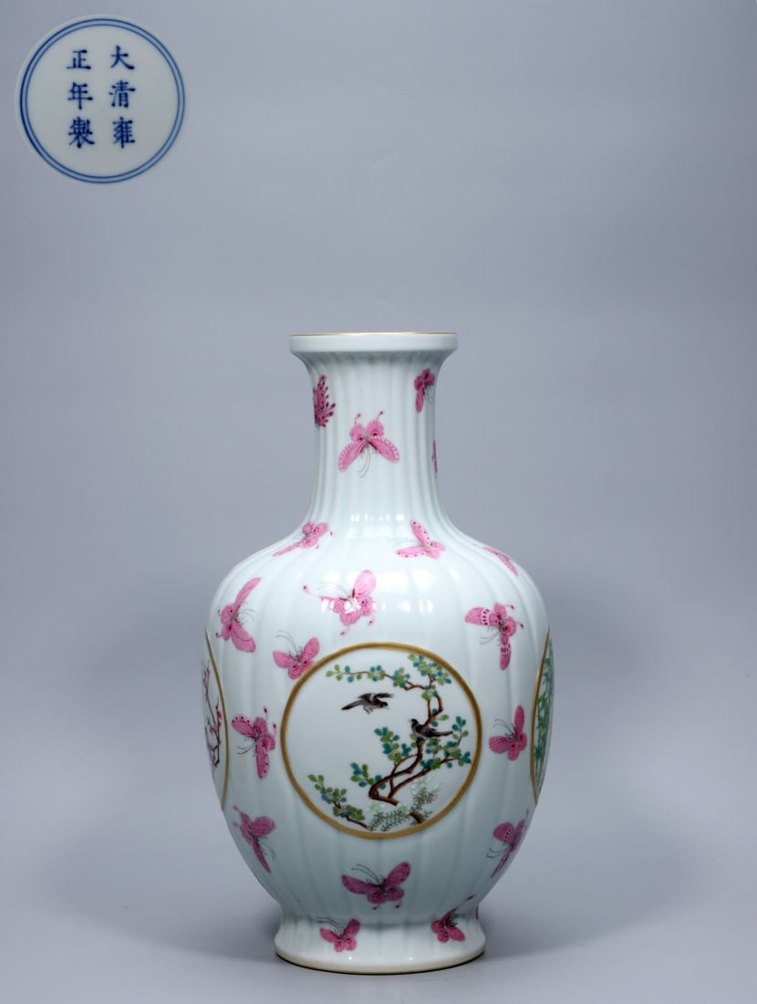 A Exquisite Famille-Rose Painted Gold Flower and Bird Pattern Vase: A Exquisite Famille-Rose Painted Gold Flower and Bird Pattern Vase,Qing Dynasty, China,Yongzheng Six-character Mark,Size:15.9inx8.7inx4.3in ,Weight:3167g 粉彩描金花࿏