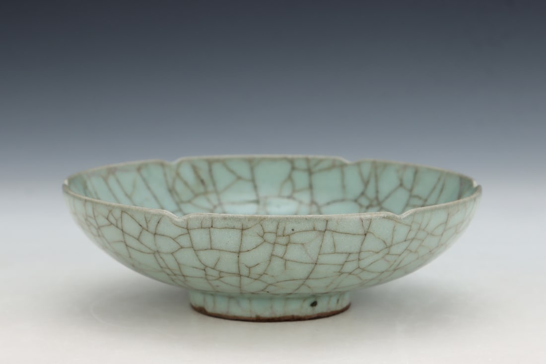 A Exquisite Guan yao Celadon Glazed Plate - 4