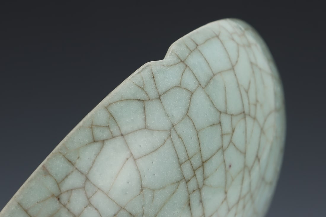 A Exquisite Guan yao Celadon Glazed Plate - 8