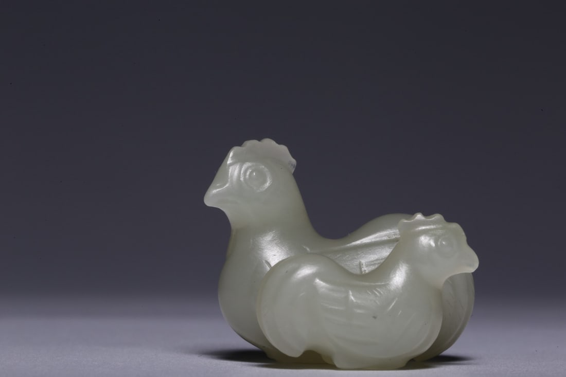 A Exquisite Hotan White Jade Fowl Pendant: A Exquisite Hotan White Jade Fowl Pendant,Qing Dynasty, China,Size:0.9inx1.1inx0.8in ,Weight:14g 和田白玉鸡挂件,中国清代
