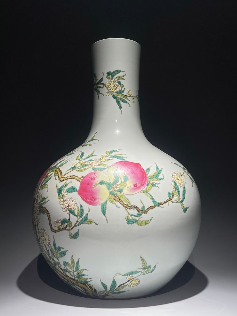 A Exquisite Famille-Rose Peach Pattern Vase - 2