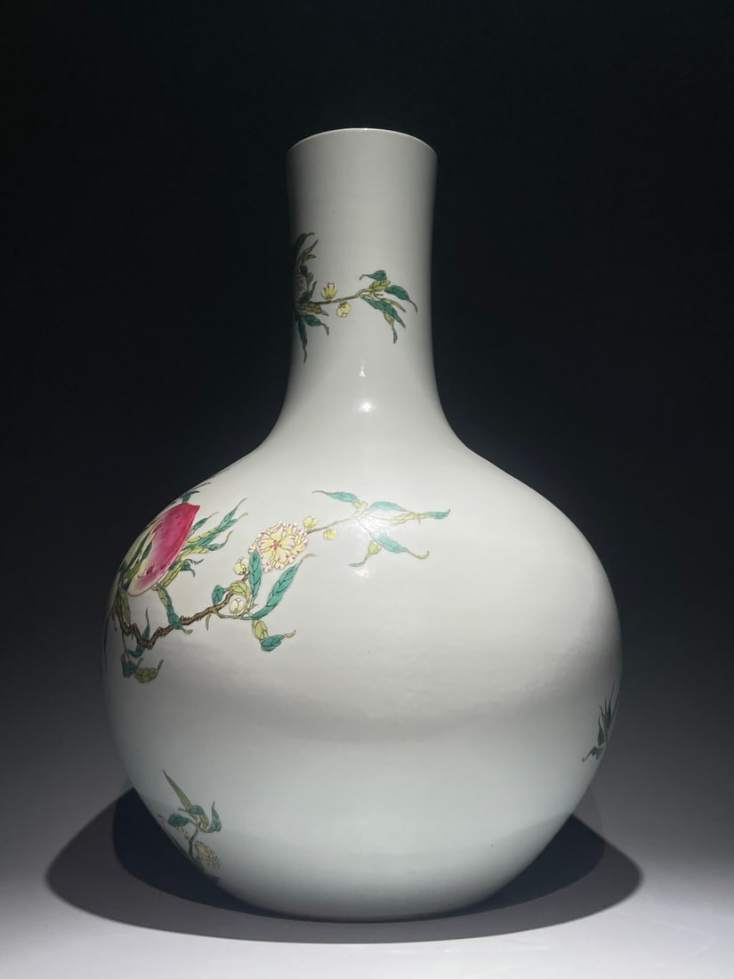A Exquisite Famille-Rose Peach Pattern Vase - 3