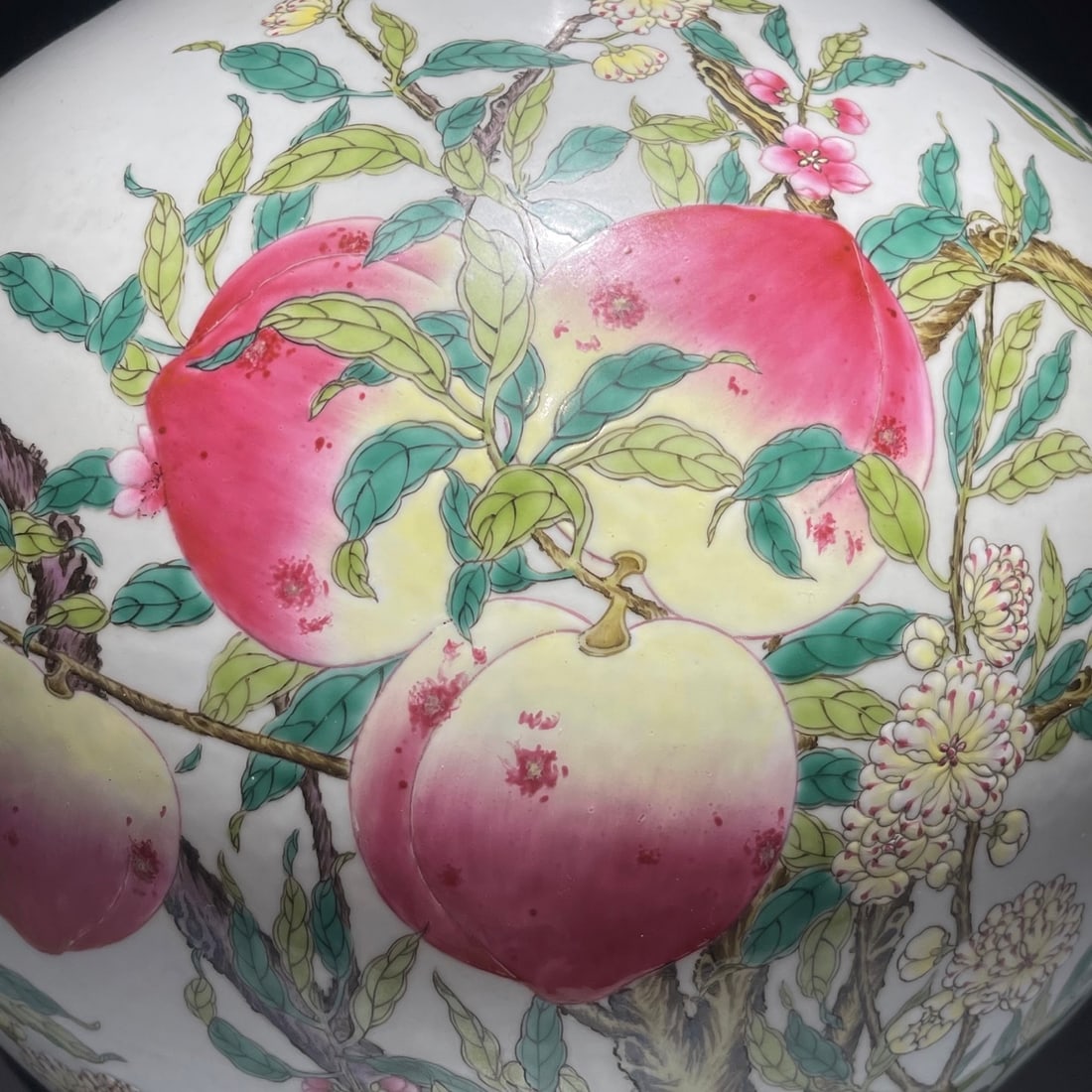 A Exquisite Famille-Rose Peach Pattern Vase - 6