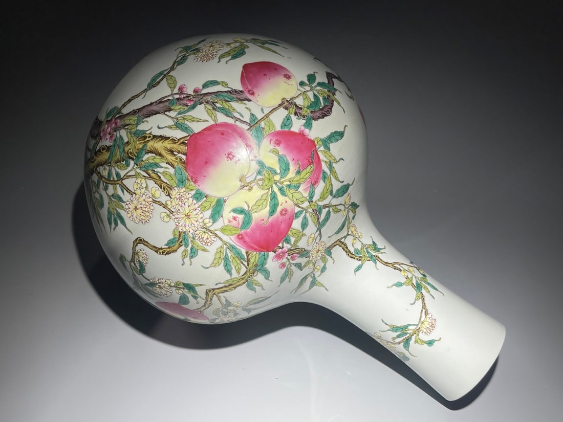 A Exquisite Famille-Rose Peach Pattern Vase - 8