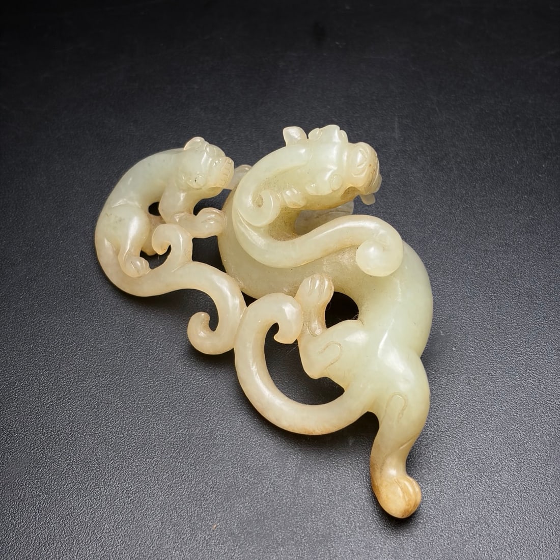 A Exquisite Hotan Jade Dragon Ornament (1 of 7)