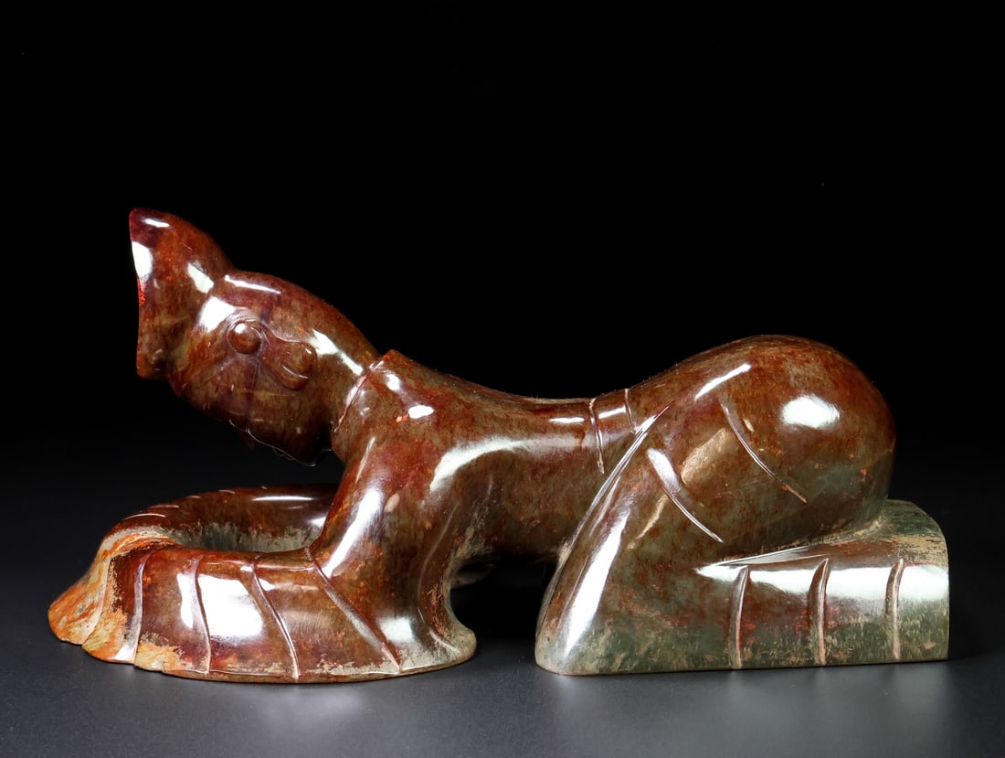 A Exquisite Hotan Jade Figures Ornament: A Exquisite Hotan Jade Figures Ornament,Han Dynasty, China,Size:11.8inx7.1inx5.5in ,Weight:5307g 和田玉人摆件,中国汉代