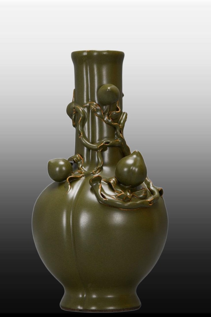 A Exquisite Teadust Glazed Peach Vase - 2