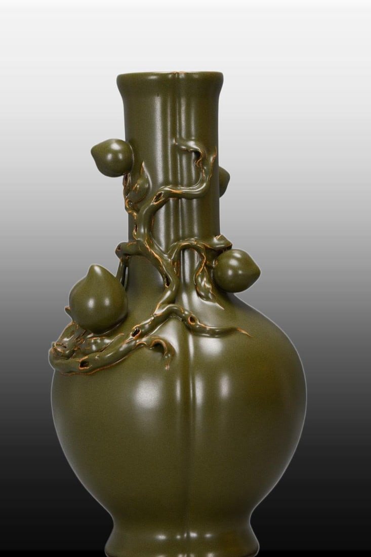 A Exquisite Teadust Glazed Peach Vase - 3