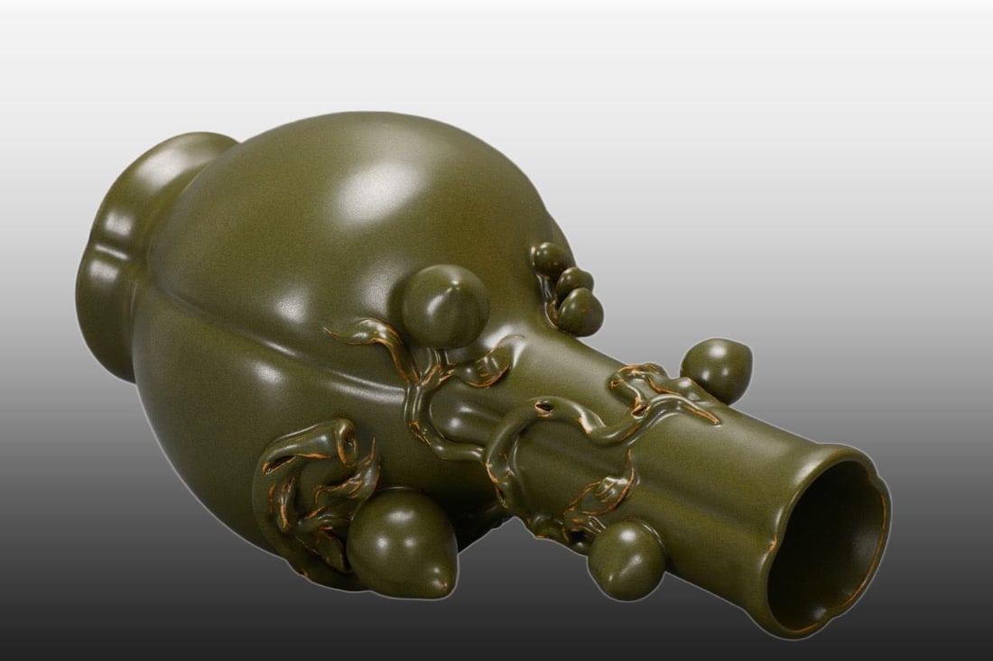 A Exquisite Teadust Glazed Peach Vase - 4