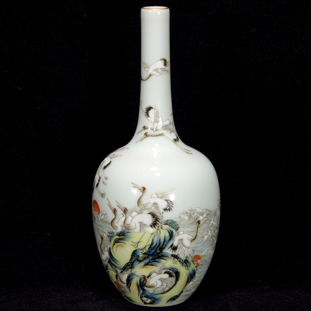 A Exquisite Famille-Rose Crane Pattern Vase (1 of 9)