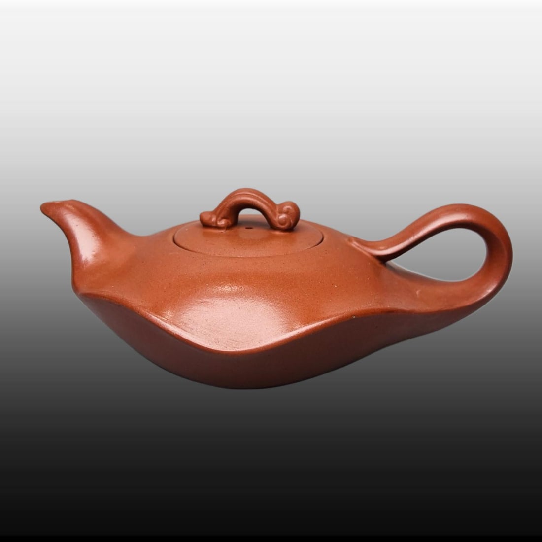 A Exquisite Purple Sands Lotus Teapot: A Exquisite Purple Sands Lotus Teapot,Republic of China,With Mark,Size:2.8inx5.5in 紫砂荷叶壶,民国,带款