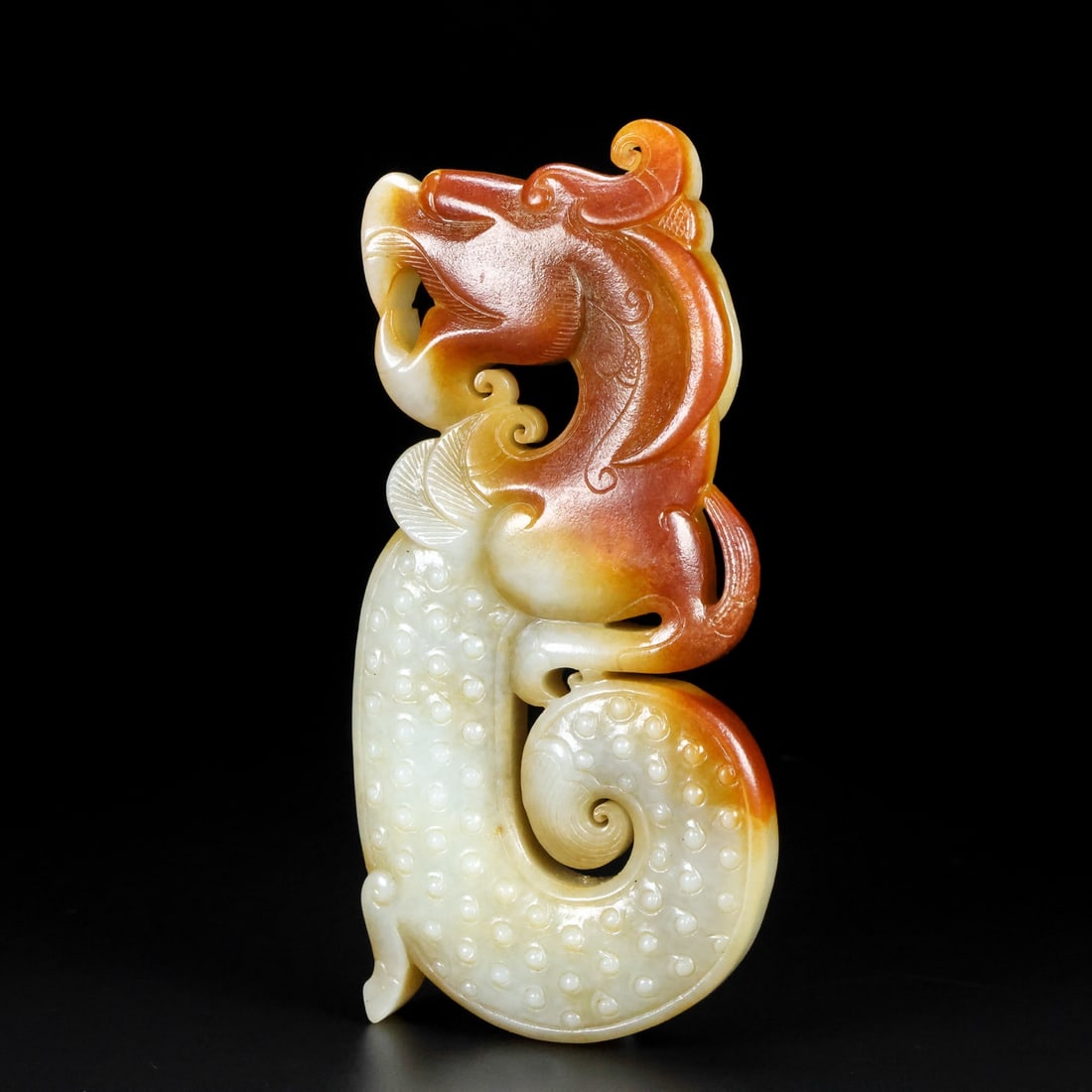 A Exquisite Hotan Jade Dragon Ornament: A Exquisite Hotan Jade Dragon Ornament,Han Dynasty, China,Size:2.6inx0.6inx5.5in,Weight:279g 和田玉龙摆件,中国汉代