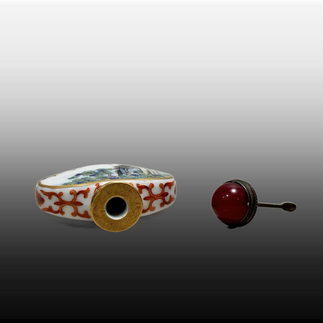 A Exquisite Famille-Rose Figures Pattern Snuff Bottle - 2