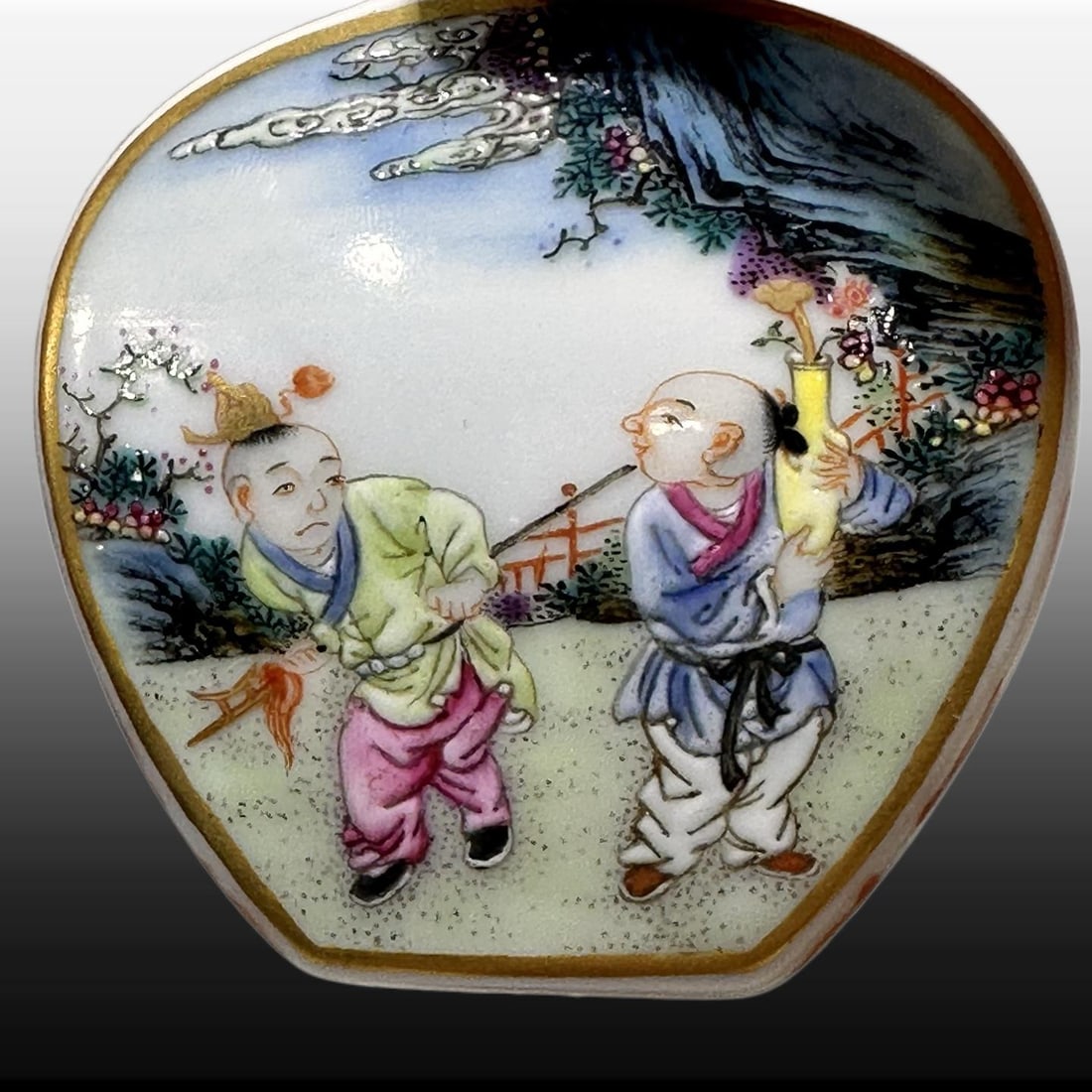 A Exquisite Famille-Rose Figures Pattern Snuff Bottle - 5