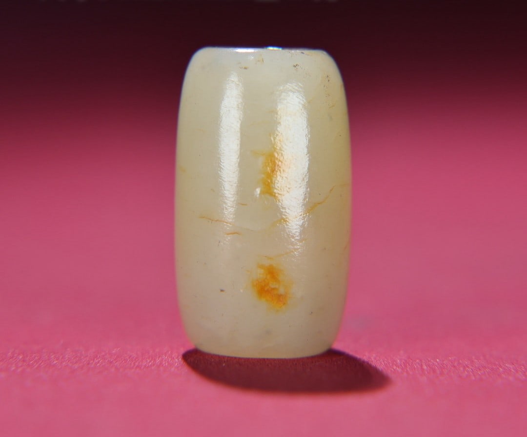 A Exquisite Hotan Jade Handheld Carving: A Exquisite Hotan Jade Handheld Carving,Han Dynasty, China,Size:1.2inx0.7inx0.7in,Weight:17g 和田玉手把件,中国汉代
