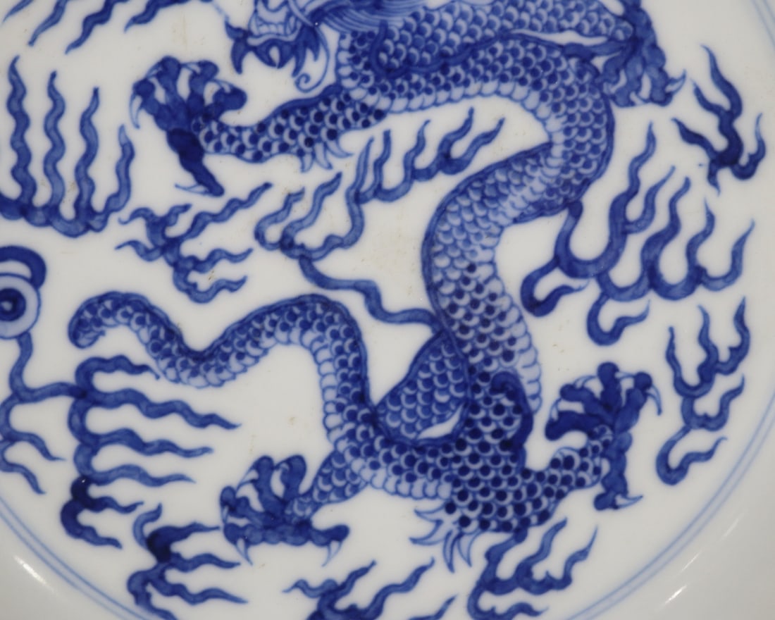 A Exquisite Blue and White Dragon Pattern Plate - 4