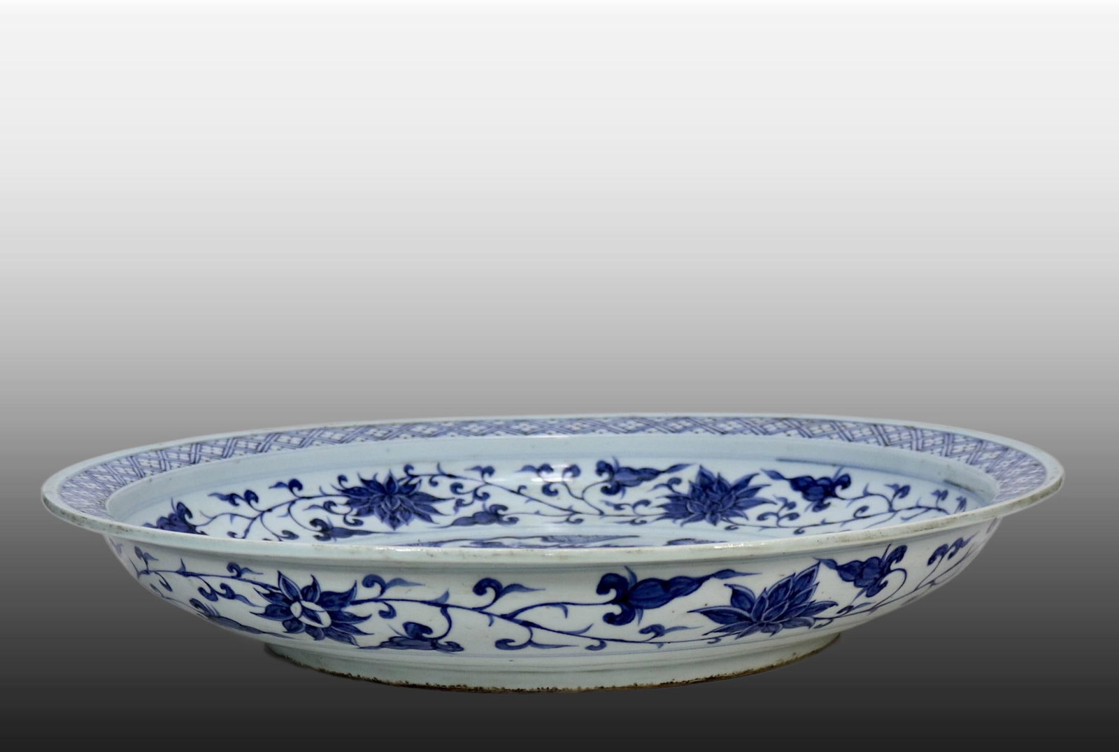 A Exquisite Blue and White Dragon Pattern Plate - 3