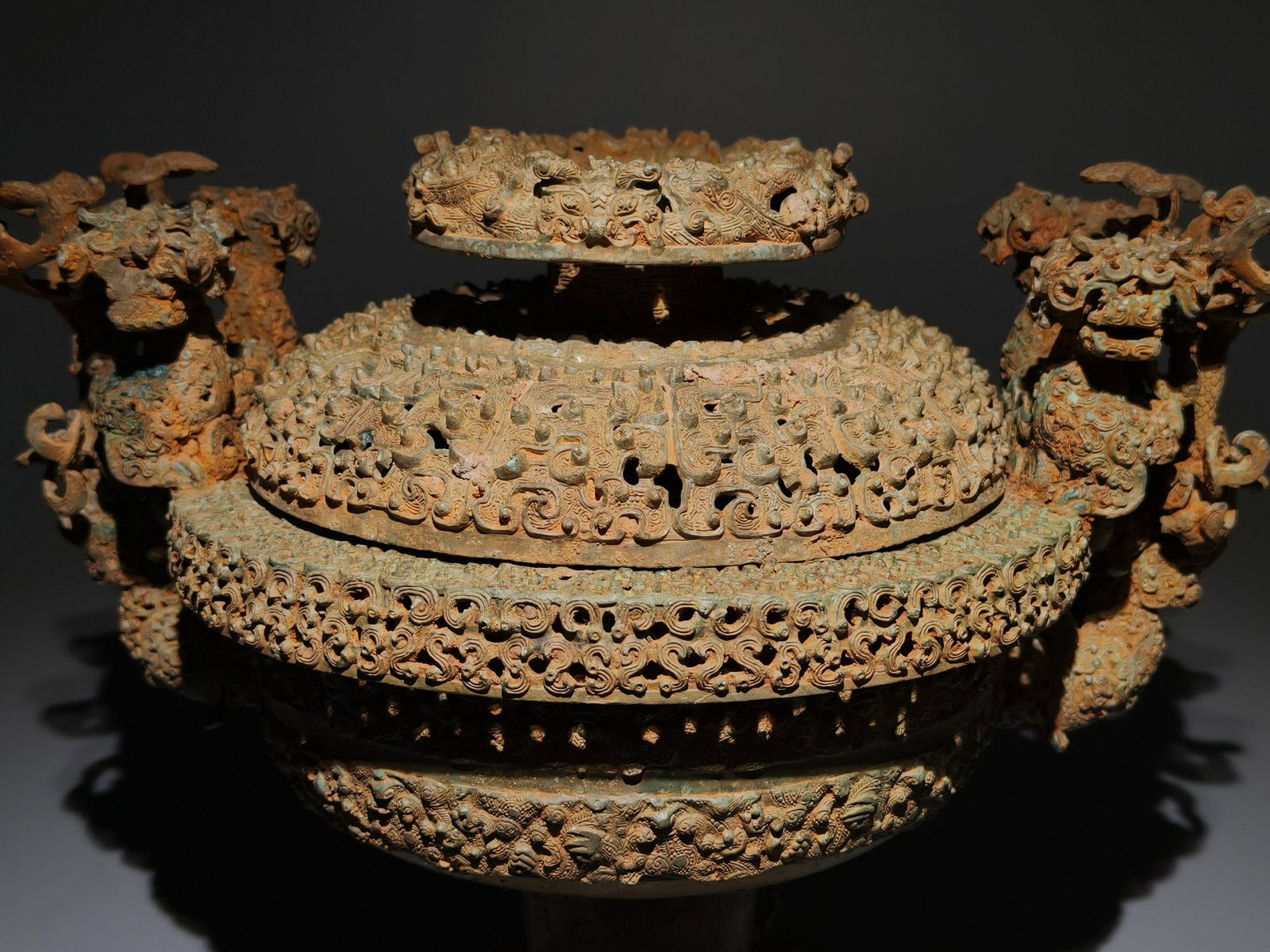 A Exquisite Bronze Dragon Pattern Jar - 3