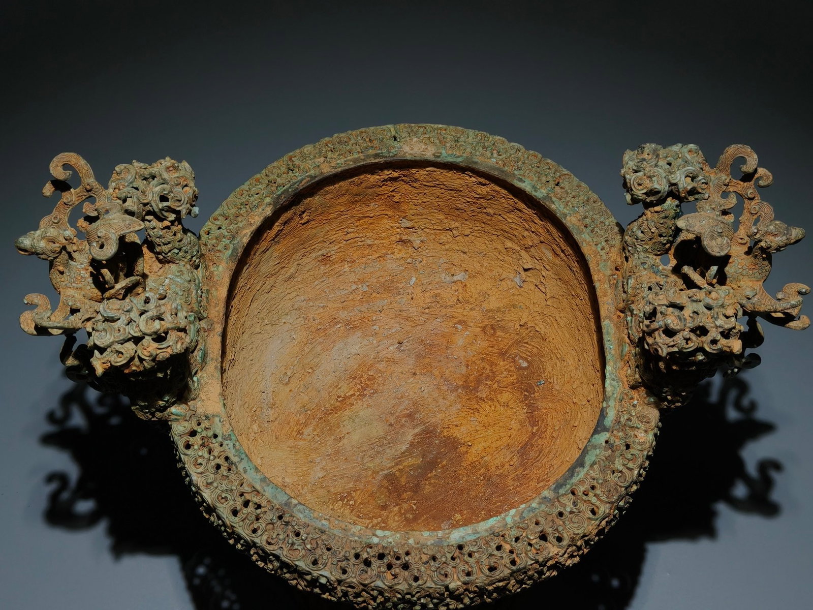 A Exquisite Bronze Dragon Pattern Jar - 9